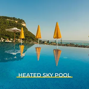 Sky Pool Sole Garda Garda (Verona)
