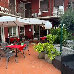 2* Hotell Garni Capinera