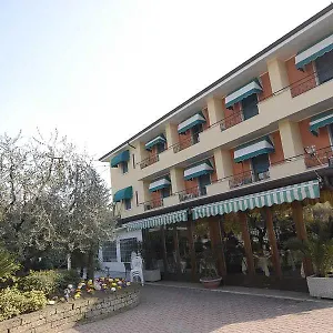 4* Hotel Italia