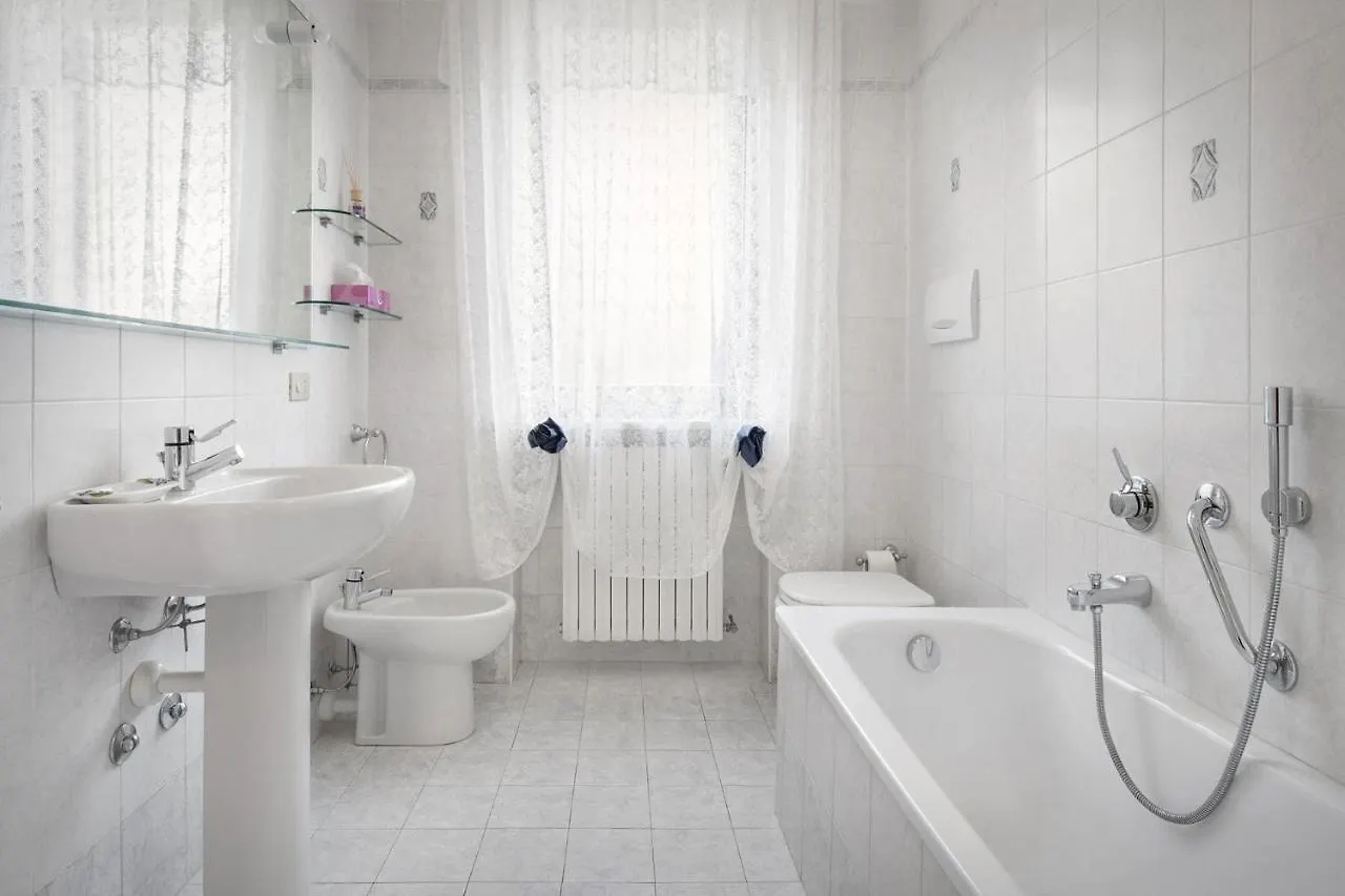 Casa Lory-Appartamento A Garda Garda  Italy